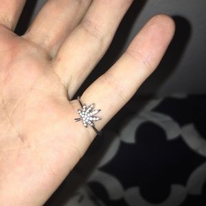 Adjustable pinky or knuckle ring